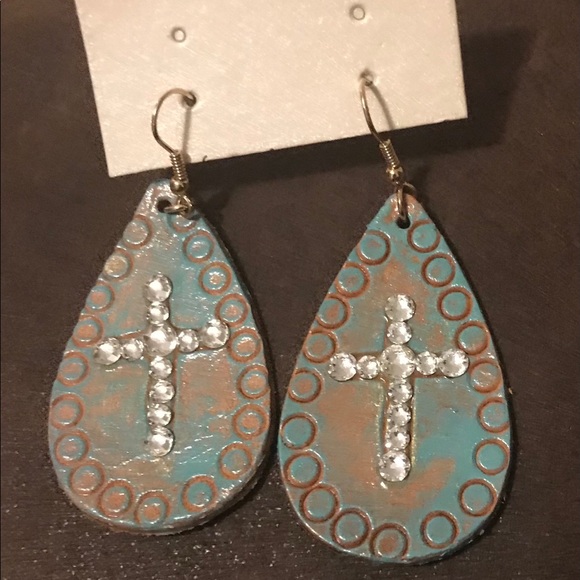 Cross Leather - Picture 2 of 2